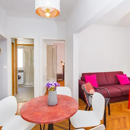 Dox Apartment