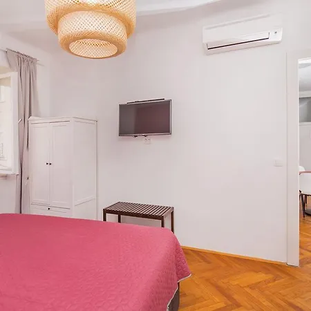 Dox Apartment *